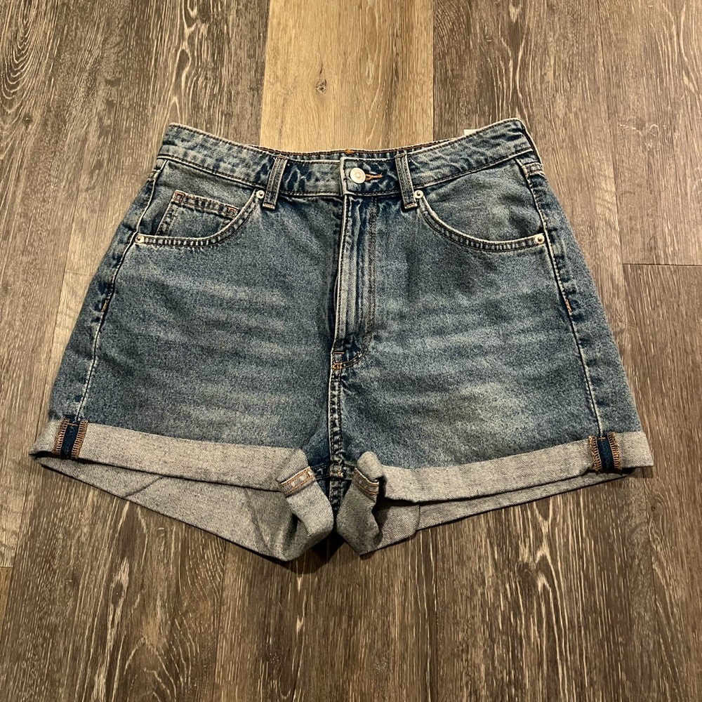 H&M Women's Denim Shorts - Size 6